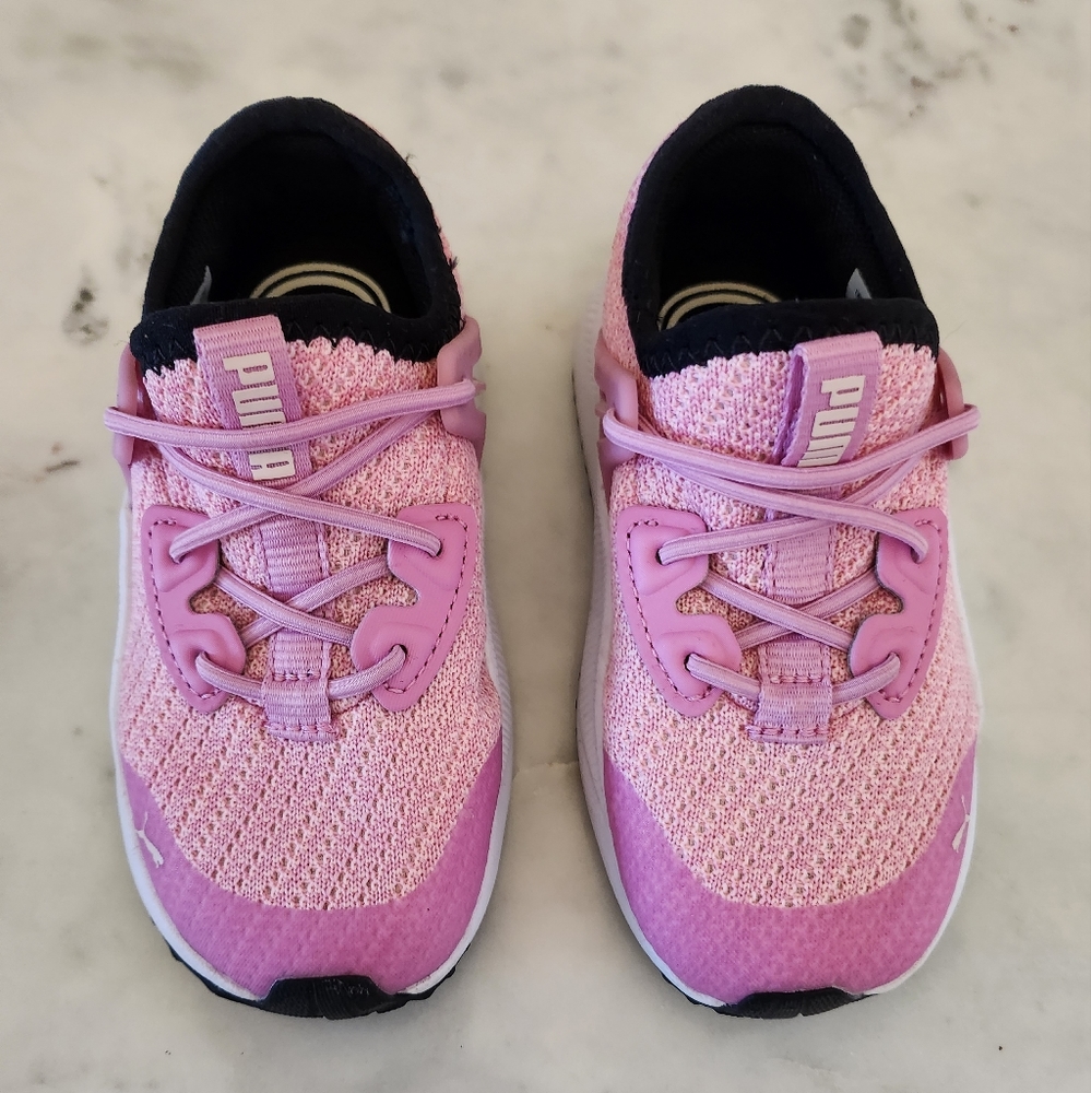 NWOT Puma Pink and Black Sneakers. SIZE 7